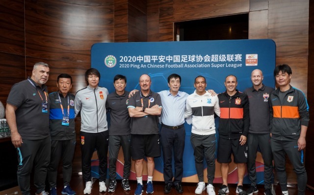 国家队|围绕李霄鹏的第一个质疑来了!他自己不争,怎么得到李铁的待遇?