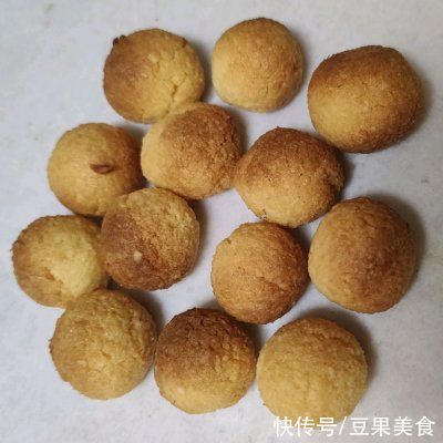 椰蓉球|我这样做黄金椰蓉球，家人都爱吃