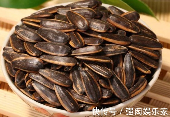 健康|吃瓜子对身体健康有影响专家给出答案,以下2种瓜子不能食用