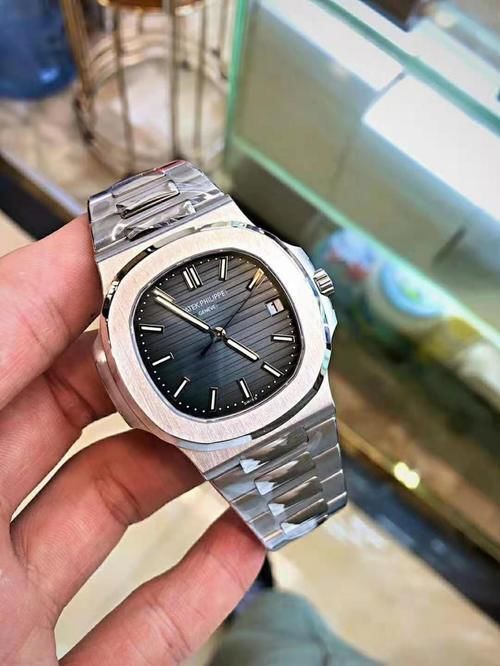 表款 戴劳力士的不一定有钱,但戴这几款表的人,一定不差钱