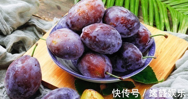 青苹果|45岁后的女人不要太节俭,常吃八种食物,加一运动补充雌激素