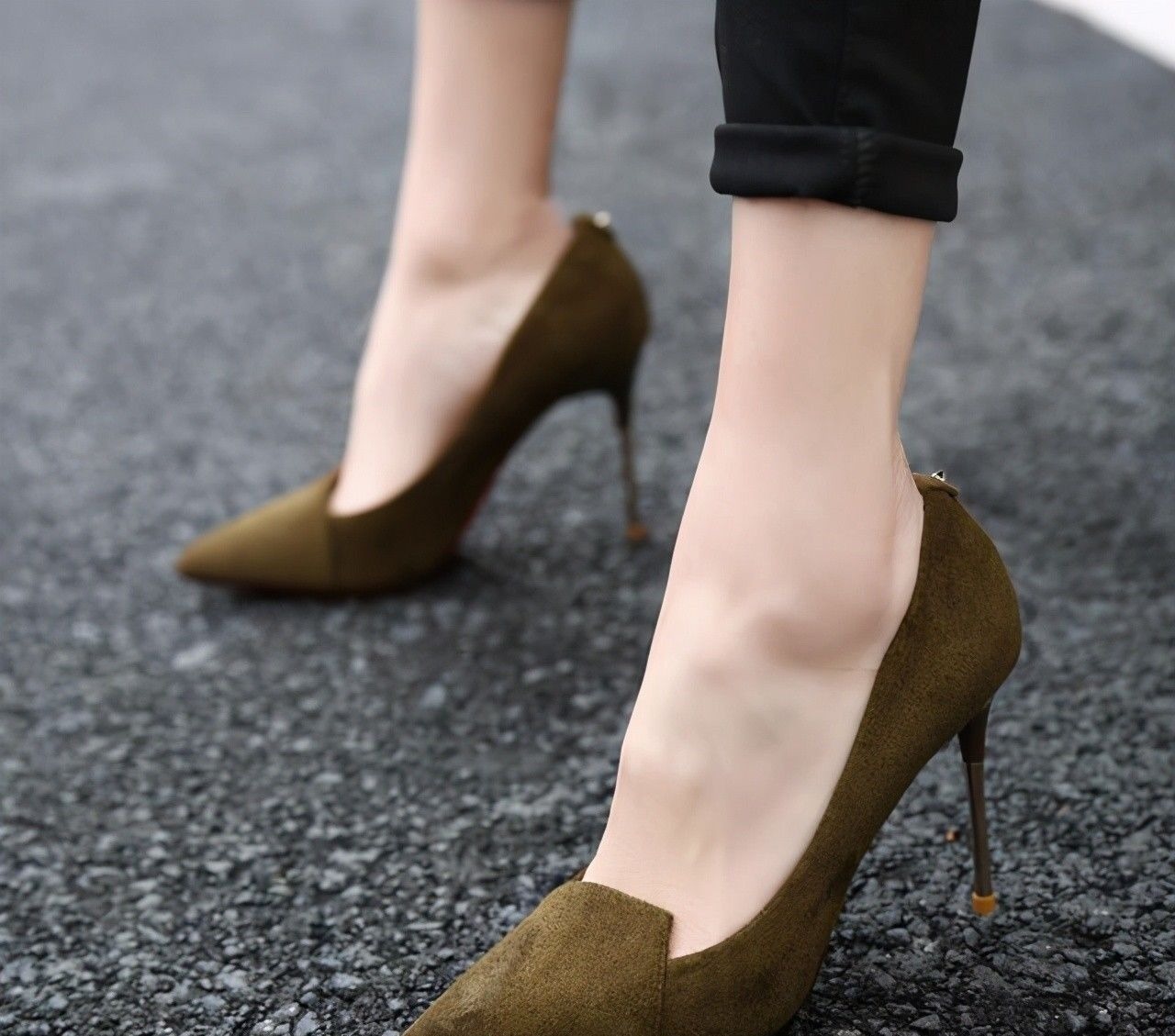 性感 初夏买鞋就买这10款高跟鞋,显脚白显个高,今年最流行最好看