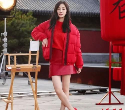 高跟鞋|成年女性如何穿毛衣？这5款红色毛衣的搭配，让你轻松穿出女神范
