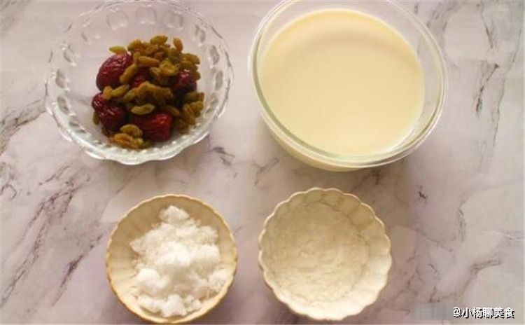 零食|夏天别吃冷饮了，试试用牛奶做成零食，香甜软糯，比冰淇淋还好吃