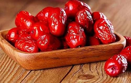 女性過(guò)了40歲，常吃3種食物，排毒養(yǎng)顏，滋潤(rùn)肌膚，早吃早好