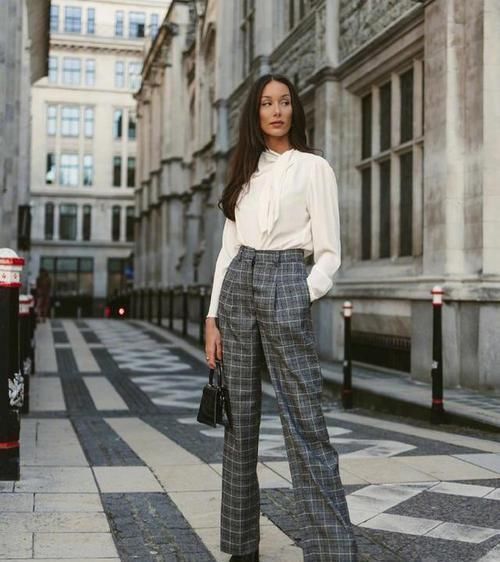 “英伦风尚”太难搭?只因你不会穿,跟着时髦精这样穿,洋气高级