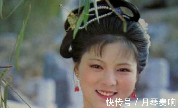 香菱@袭人受伤吐血,为何“争荣夸耀之心灰了一半”?她意识到了什么?