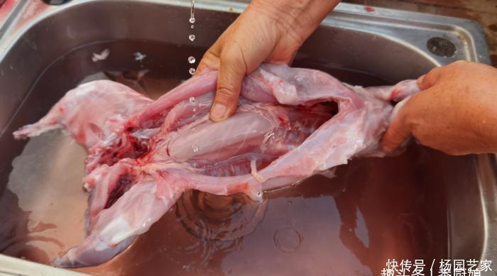 外国人|此肉国内很少人吃,外国人吃到不能自拔,钙是牛肉3倍,别不懂吃