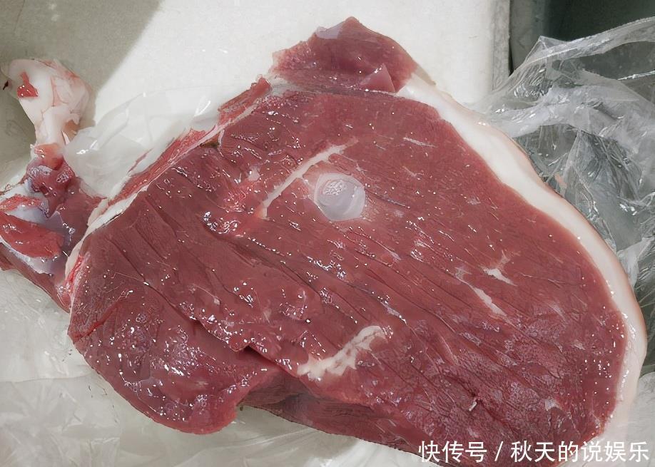 清洗羊肉,用清水冲等于白洗,学会1招技巧,羊肉干净还无膻味