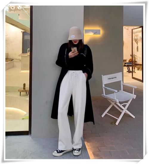 衣服买得多不如买的精，今年流行豆腐裤，好的衣服，怎么搭都时髦