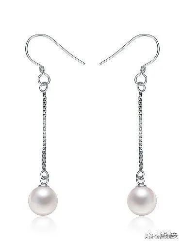 珍珠 挫折就像珍珠里的沙砾,与其对挫折念念不忘,不如着眼于珍珠本身