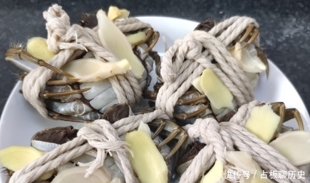 蒸螃蟹,用冷水还是热水?学会这样做,肉质鲜嫩,不流黄不掉腿!