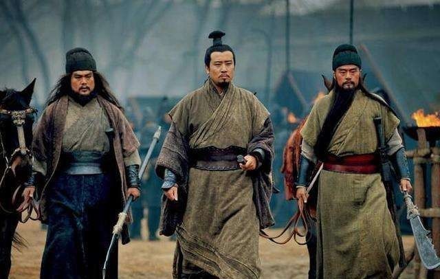 册封|关羽不同意册封黄忠,其实心中另有人选,原因很现实!