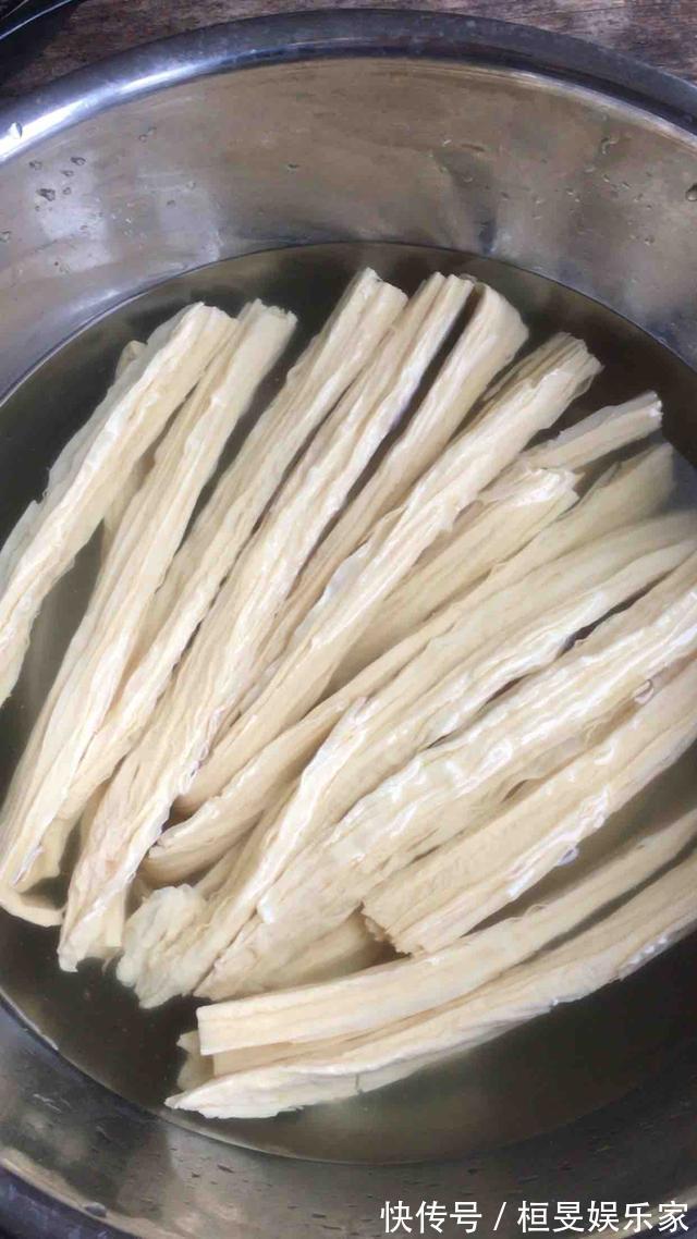 卤汤|泡腐竹，可别放入水里就泡，饭店都是这么泡，既简单又快速还筋道
