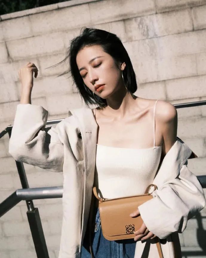 m 剪了短发的娜比，背啥我买啥