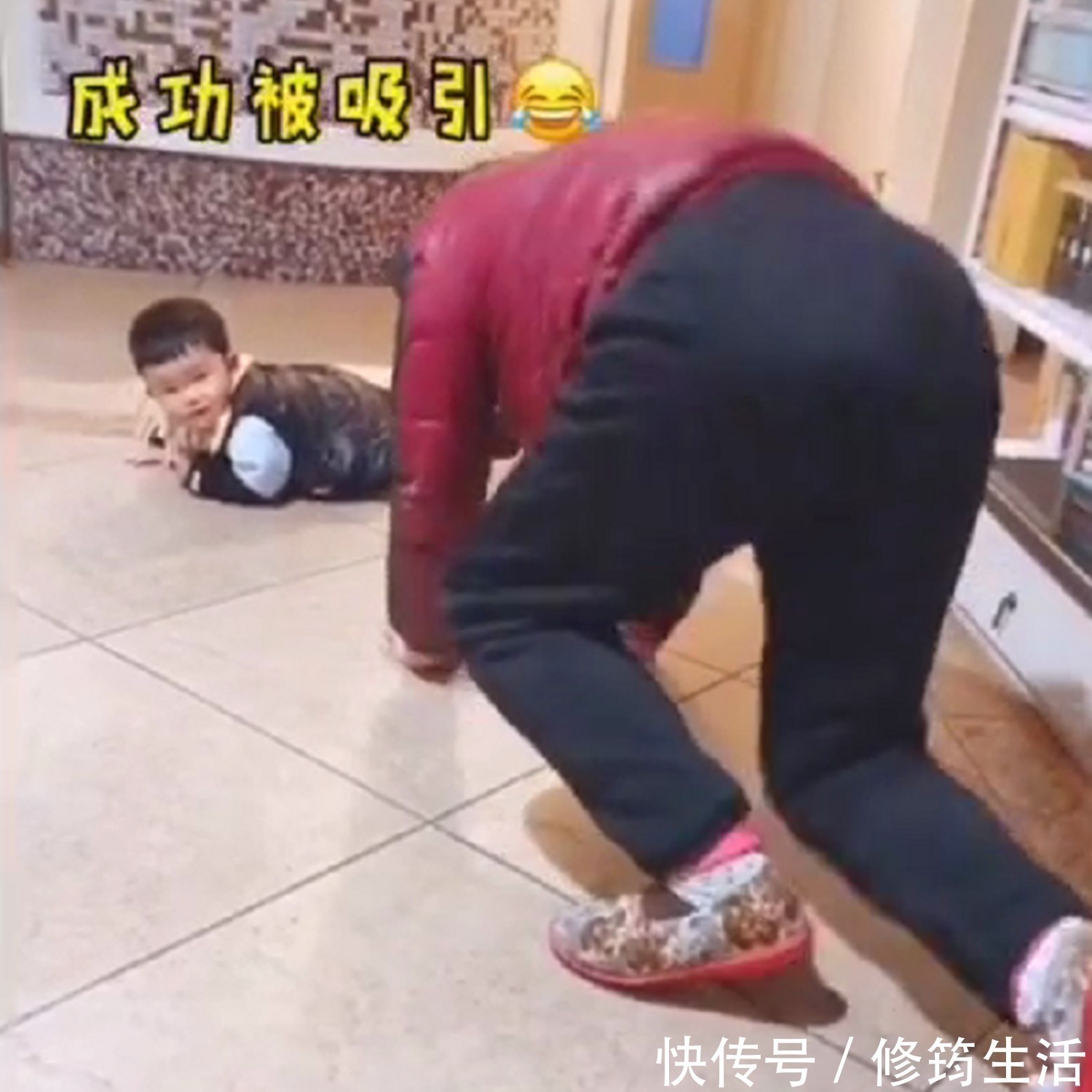 注意力|孩子摔倒在地哭闹不起,奶奶的“神操作”走红,网友:值得学习