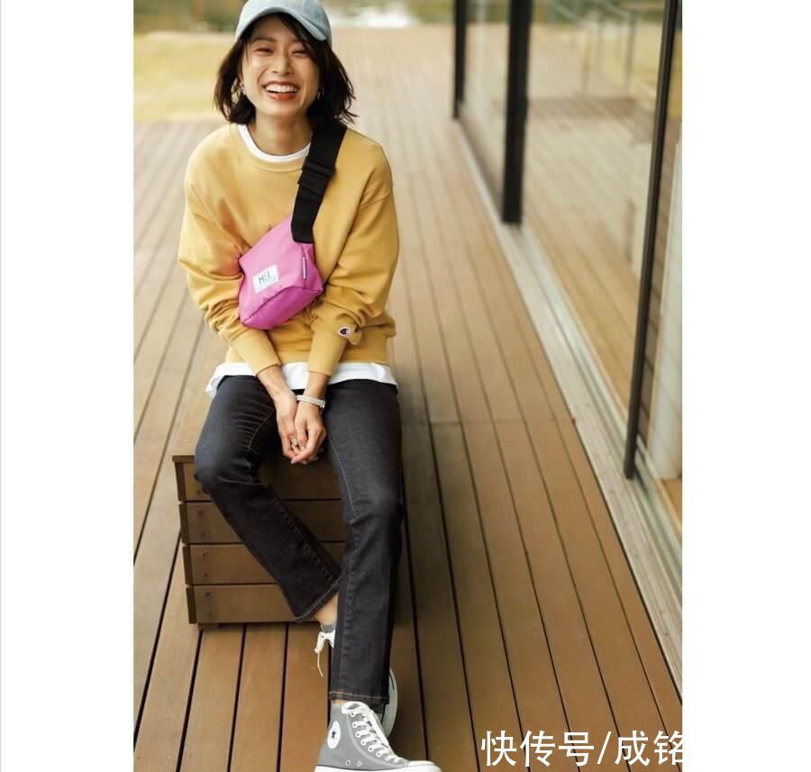 春天长靴已经“失宠”了？今年这几款帆布鞋超火，时尚百搭又减龄