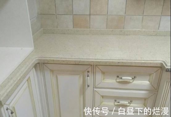 安装|安装橱柜时,这个“小东西”你别漏装,让你橱柜更牢固