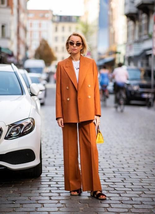  时尚|2021年的流行色来了，这几种高级的颜色，时尚显白还吸睛