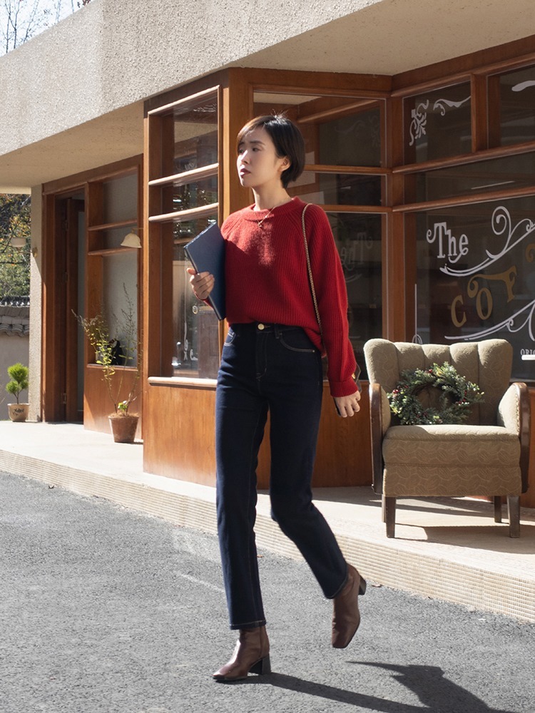 搭配 “针织衫”怎么穿才高级又时髦?看看这些搭配造型,温柔又百搭