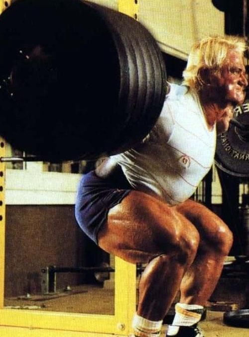 肌肉|他的年龄已经60岁,却坚持着练腿,拥有一身强壮的肌肉!