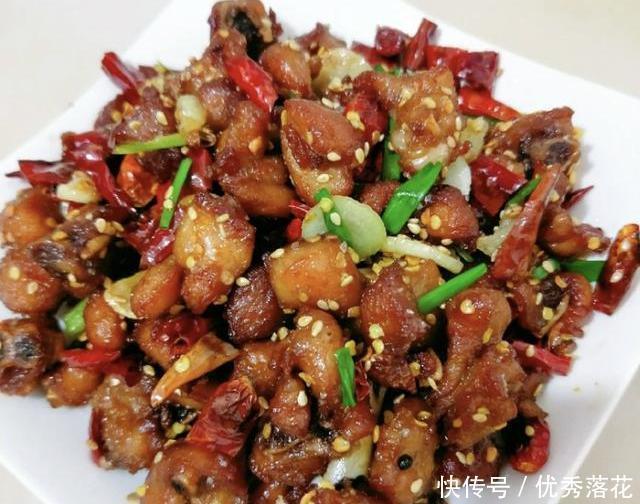 下饭|不知道吃什么试试这道辣子鸡,香辣酥脆,好吃又下饭,做法简单