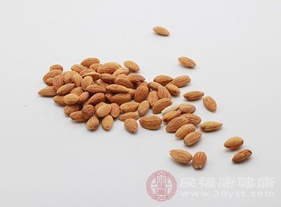  当中含|杏仁的功效 常吃这种食物可以止咳平喘