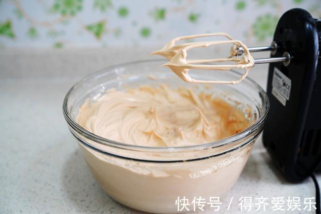 灰枣|六个鸡蛋外加二两红枣，网红枣糕教你在家做起来，制作简单零失败