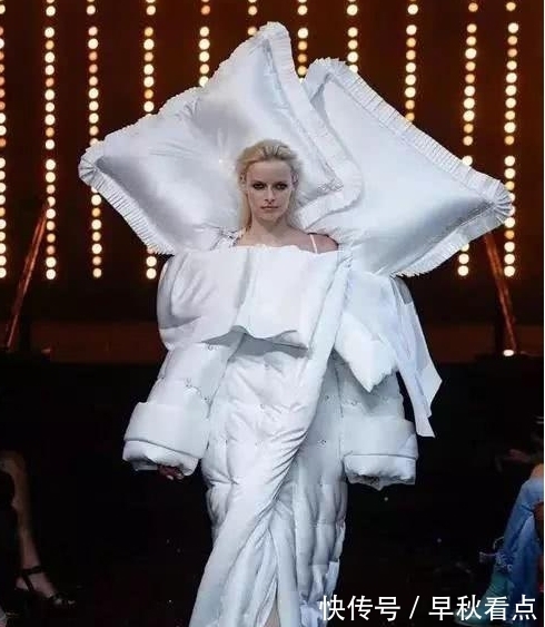 |搞笑图片幽默段子笑话:兄弟,你没有打火机么,可要小心点哦