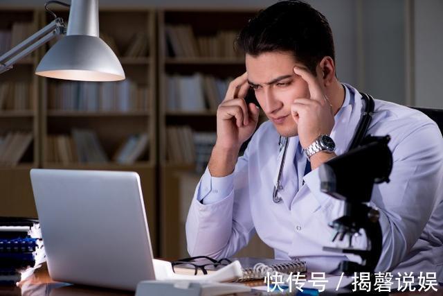 过氧化物|经常放屁的人，身体出现4个症状，说明肝脏生病了，早查肝CT