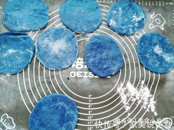 超级好看的星空雪媚娘做法自己在家就能做，软糯香甜，美味点心