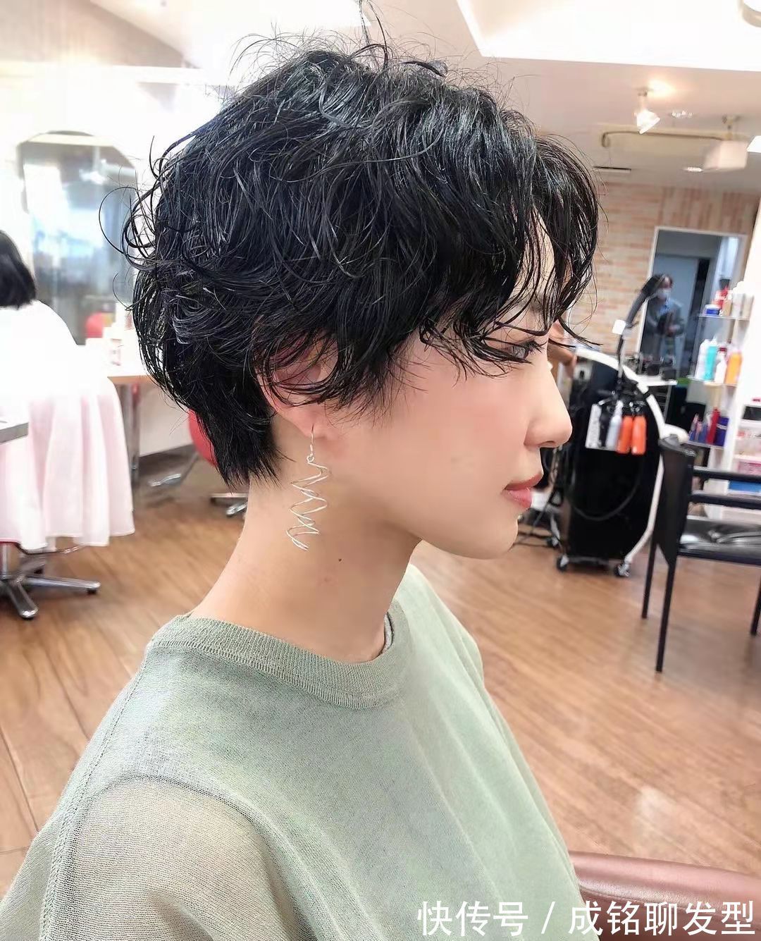 卷发|这种烫法才是真正的免打理,20~60岁都适合的卷发,随意又自然