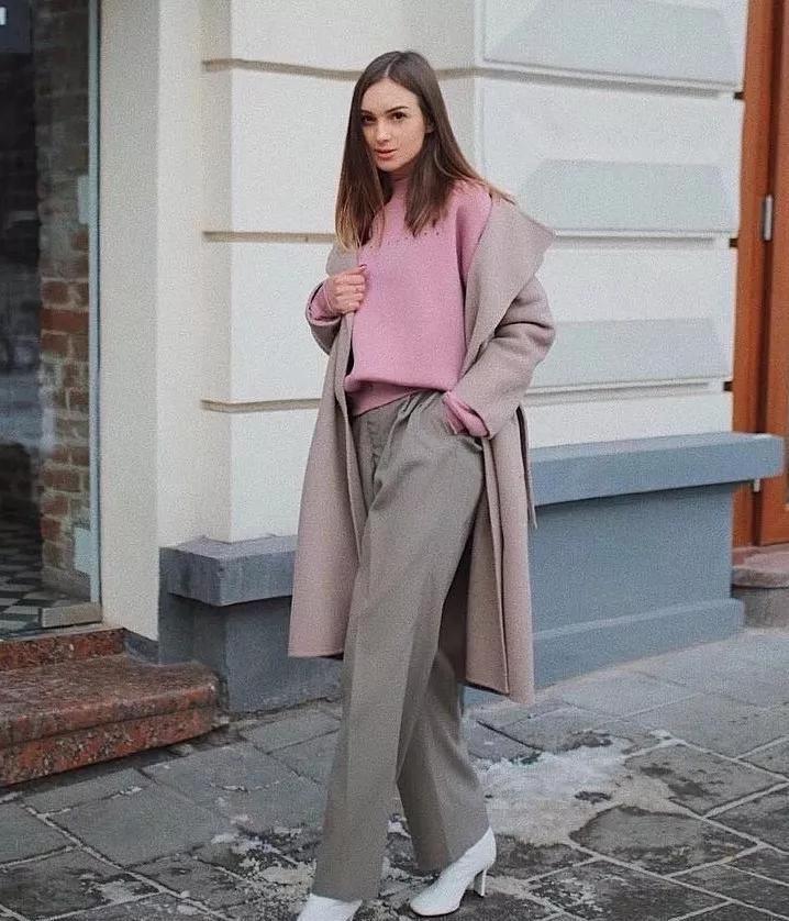 2021时尚秀场:开年时髦穿搭套路:“上短下长”,今天开始流行?