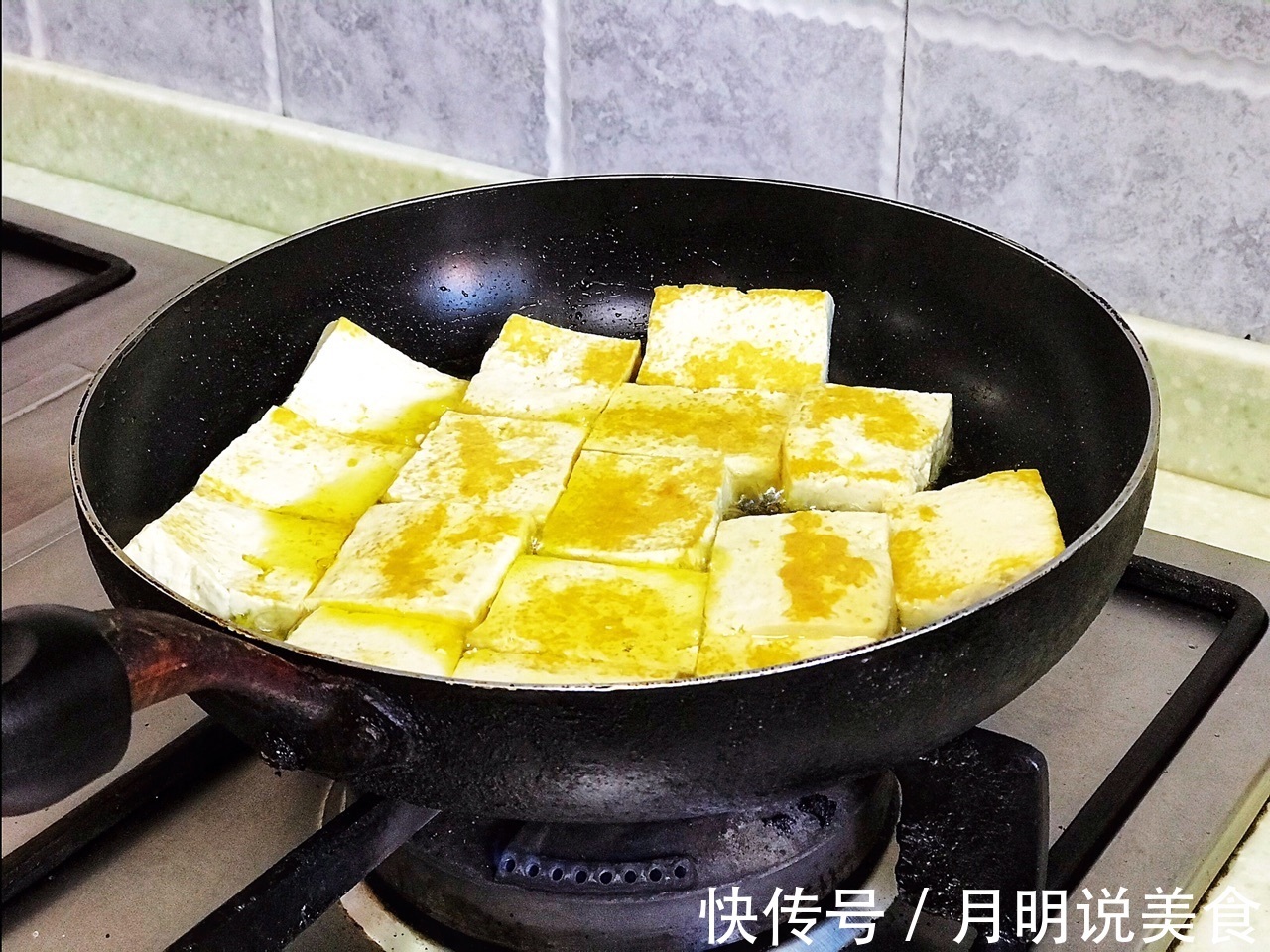 怎么也吃不够的豆腐做法,没想到如此下饭,不一会盘子就见底