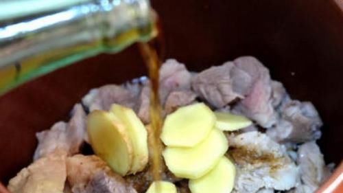 羊肉|羊肉“最忌”放这2种调料，加了就等于毁羊肉，很多人都不懂