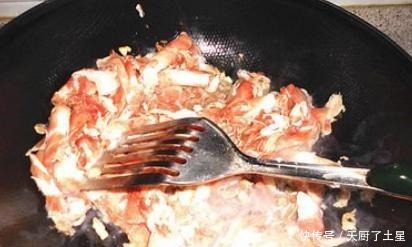 教你葱爆羊肉正宗做法,做好羊肉膻味全无,细嫩鲜香,越吃越好吃