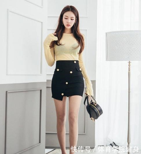 紧身裙 黄色薄纱针织衫搭配短裙,简洁大方,娇俏动人!