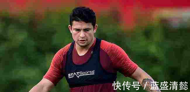 中国国足|白菜价!33岁当红国脚年薪仅要150万,远低于中超顶薪标准!