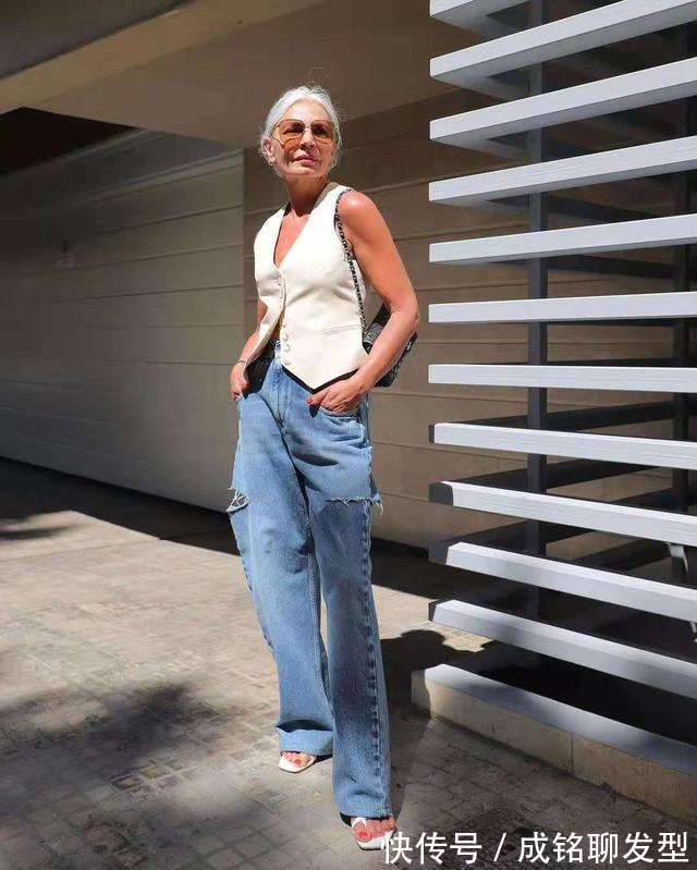 衬衫|被56岁时尚博主圈粉了,个性的配色及简约的搭配技巧,时髦又减龄