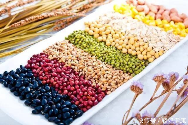 黑色食物|轻妃推荐:便秘吃什么好,5种清肠排毒食物,轻松赶走便秘!