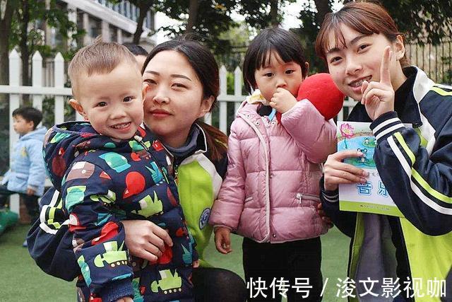 家庭|宝妈二胎又是男孩,开心发圈庆祝,句句评论让她高兴不起来