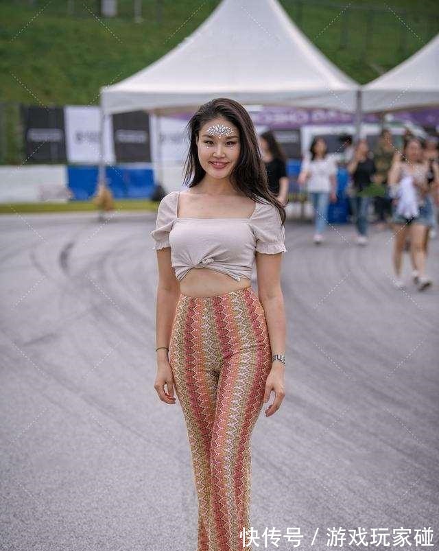 装扮 活力满满的瑜伽裤装扮潇洒有气质,分外展示时髦气质,时尚精致!