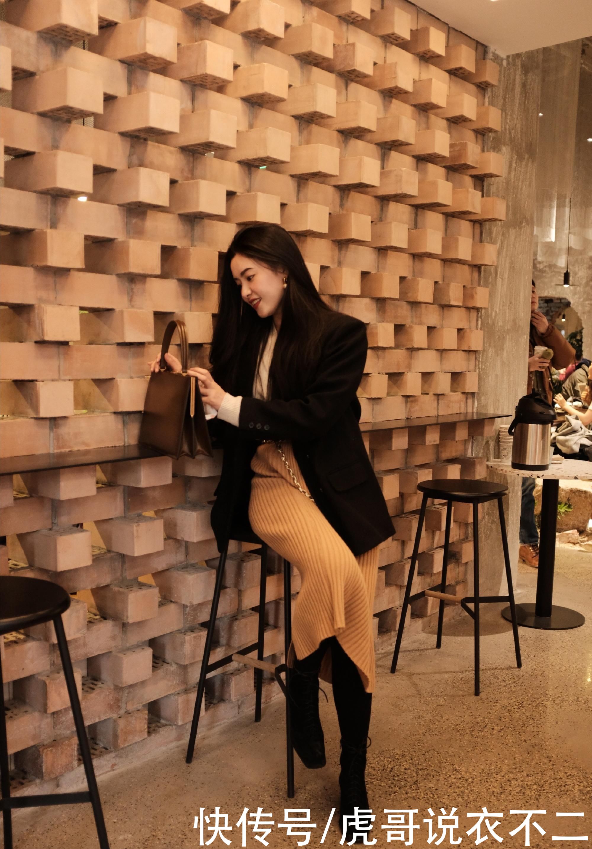 40岁女人穿对衣服“隐藏”年龄,优雅大气的穿搭,直接照着穿