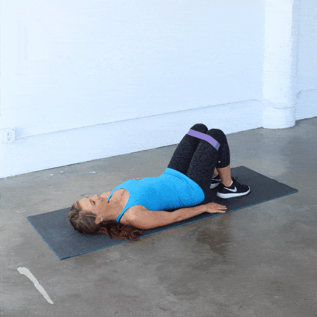 韩国|130斤韩国女神，拥有D杯蜜桃臀，身材前凸后翘，曲线性特别强