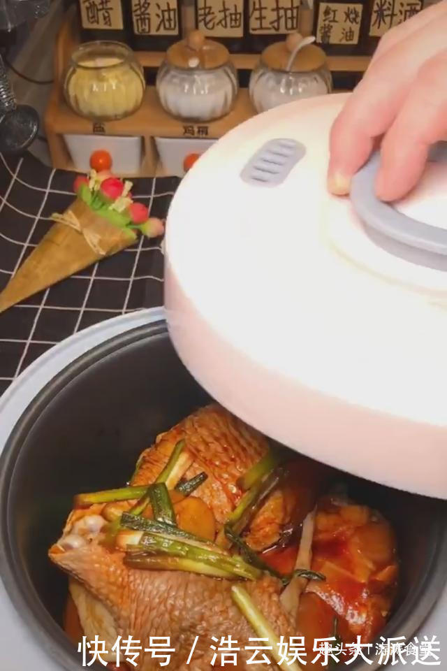 电饭锅|颜色红里透亮,肉质鲜嫩入味,做成后满屋飘香,超级诱人,煲鸡腿