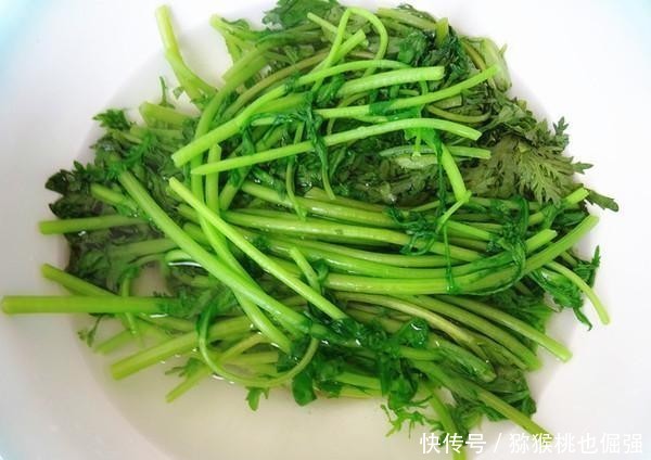 失眠多梦应该常吃它，睡前吃一点，安睡到天亮，气色都变好了！
