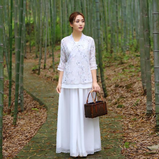 背带裙 穿上旗袍裙的她,才是最美的中国女人,优雅韵味尽在举手投足间