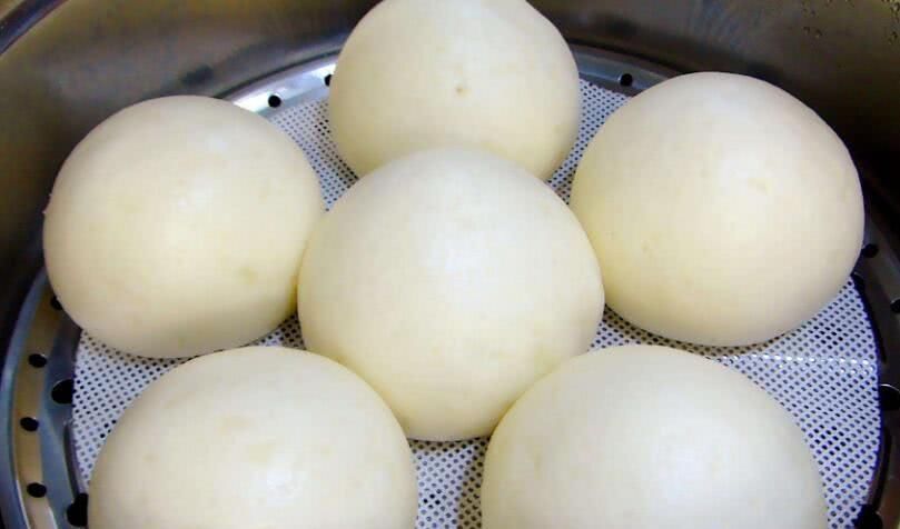 蒸“馒头”都知道加酵母，却不知道加它，滴几滴馒头又大又松软！