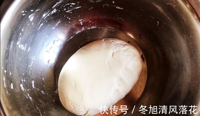 韭菜盒子|不破皮不露馅的韭菜盒子做法,香味浓郁,几天不吃想得慌!