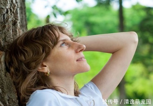 当女性进入绝经期时候,身体会有3个大特征,你应该早点了解为好